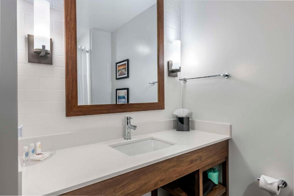 King Suite - Non-Smoking interior